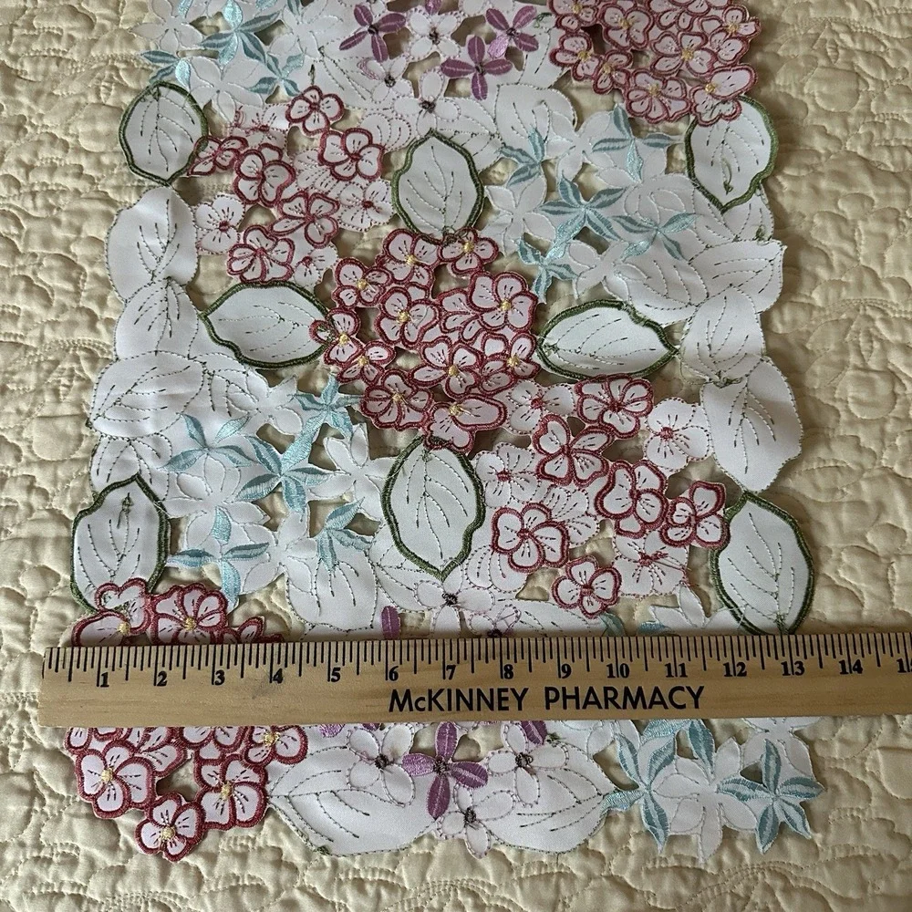 Vintage Sonoma Life Style Table‎ Runner 13x36 inch Cut Out Flower Multicolor